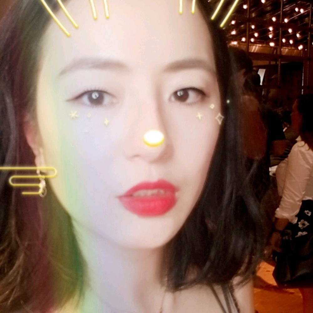 Meet your Posher, Alexis